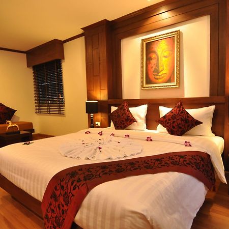 Hemingway'S Hotel Patong Екстер'єр фото