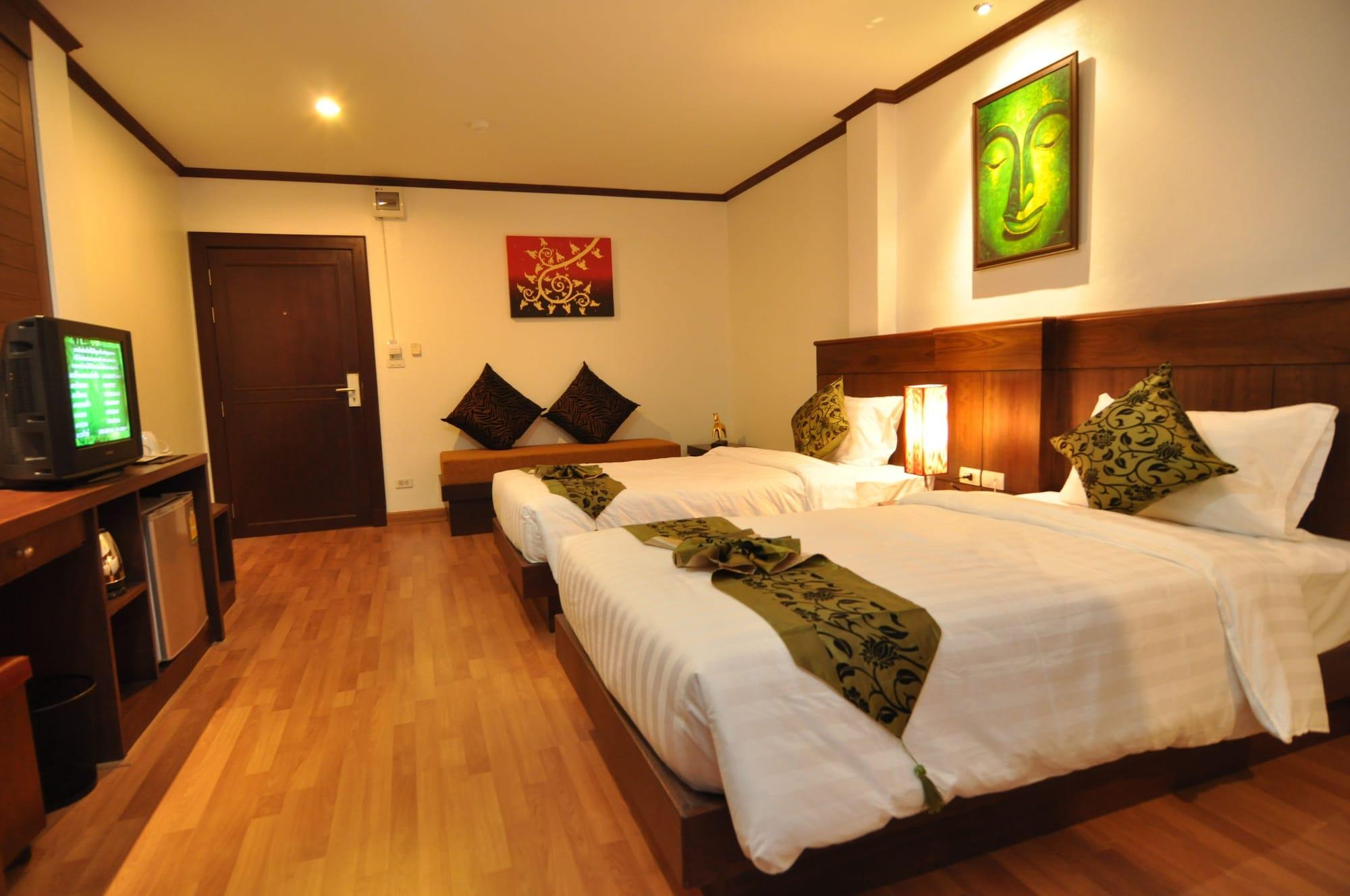 Hemingway'S Hotel Patong Екстер'єр фото