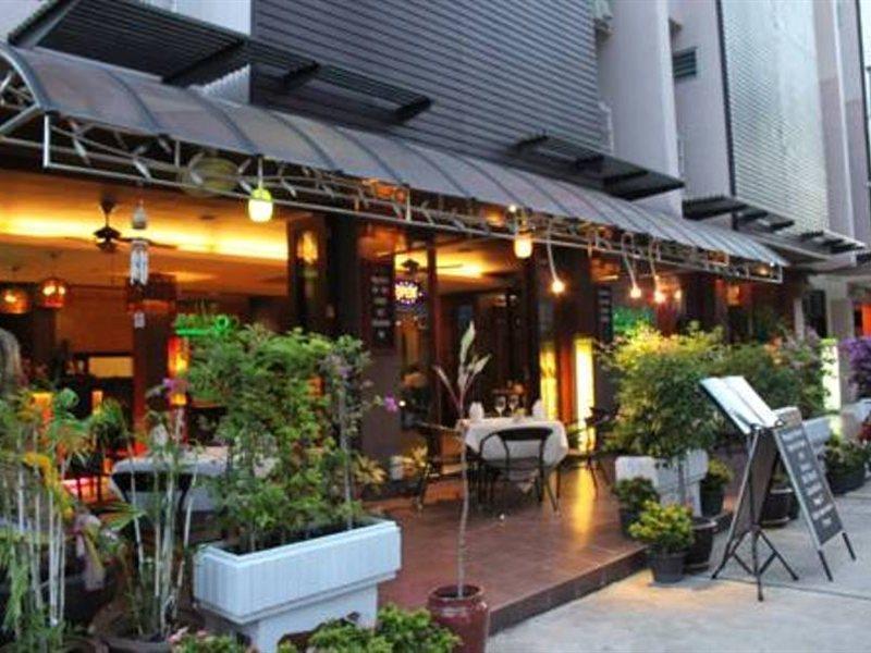 Hemingway'S Hotel Patong Екстер'єр фото
