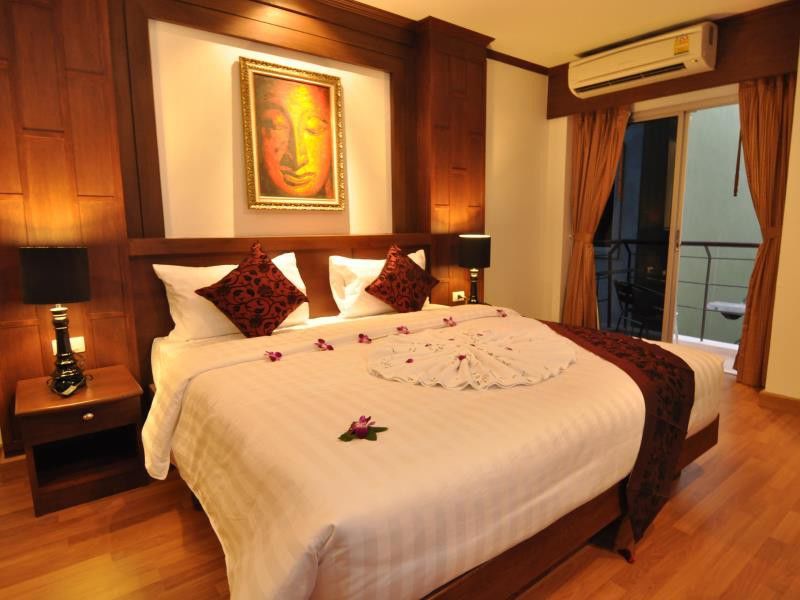 Hemingway'S Hotel Patong Екстер'єр фото