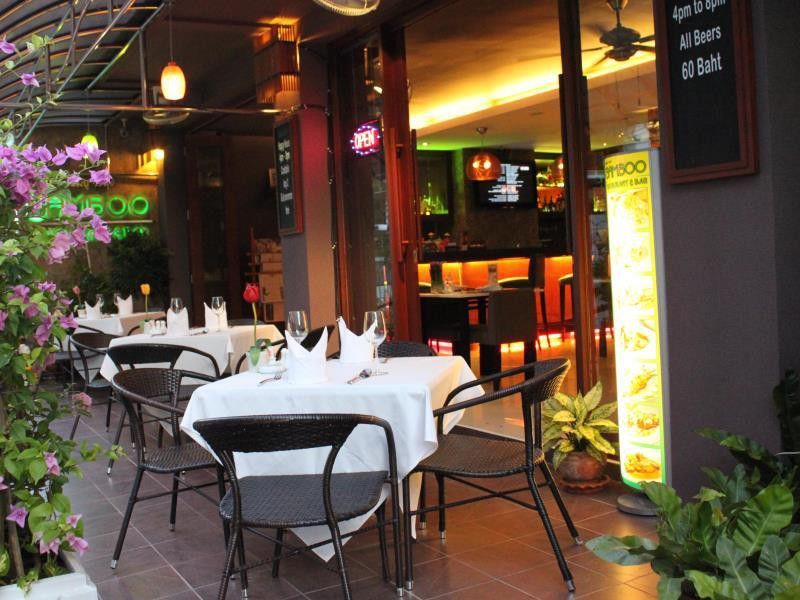 Hemingway'S Hotel Patong Екстер'єр фото
