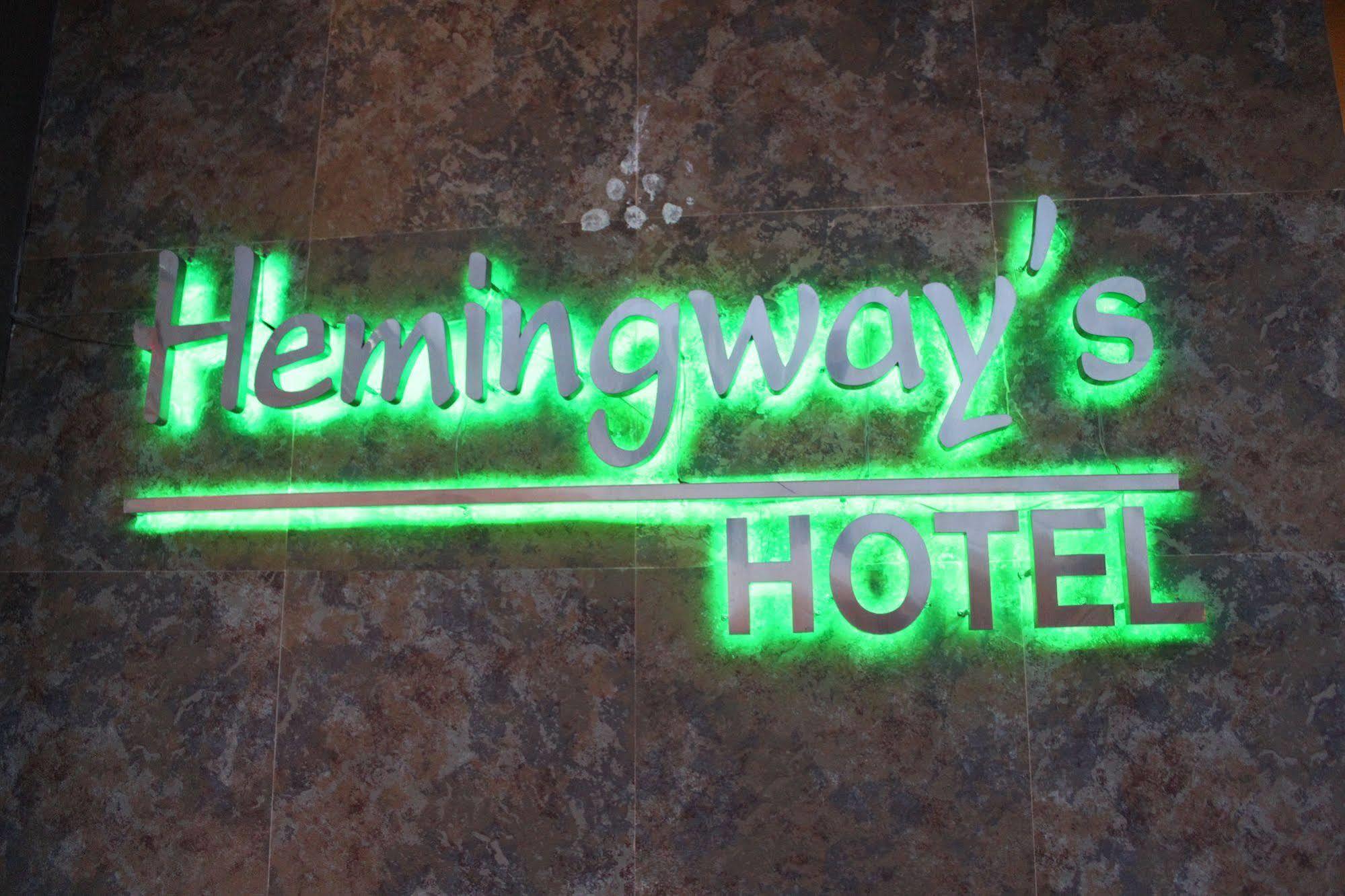 Hemingway'S Hotel Patong Екстер'єр фото