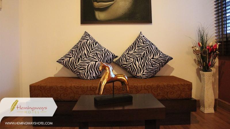 Hemingway'S Hotel Patong Екстер'єр фото